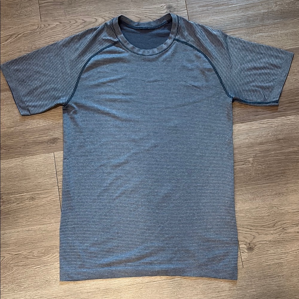 Lululemon Men's Striped Gray T-Shirt